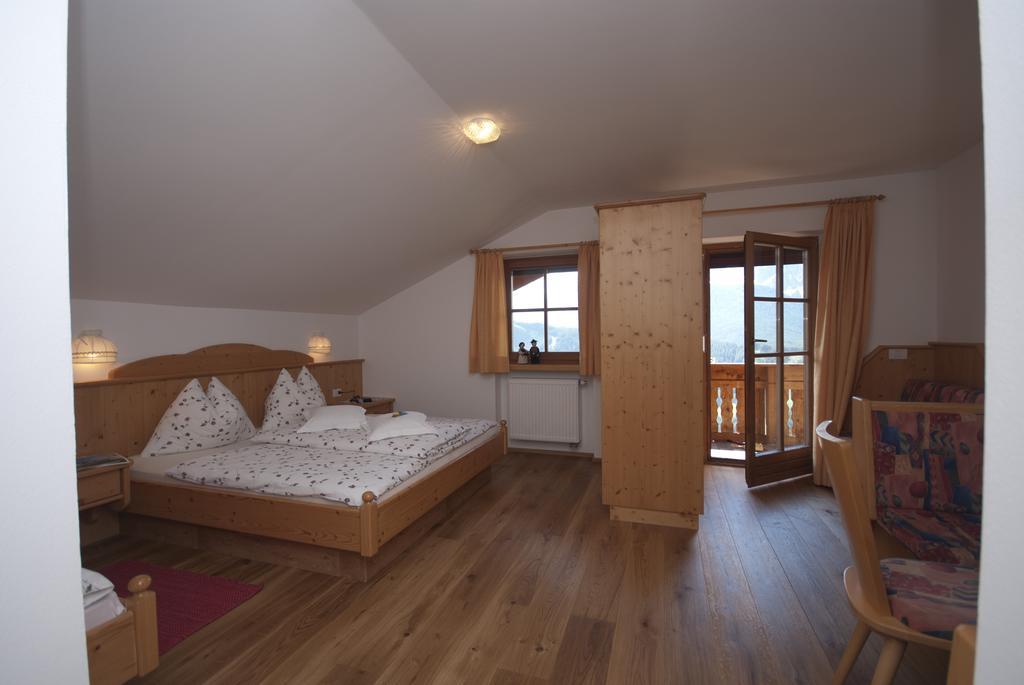 Galler Am Berg San Candido Szoba fotó
